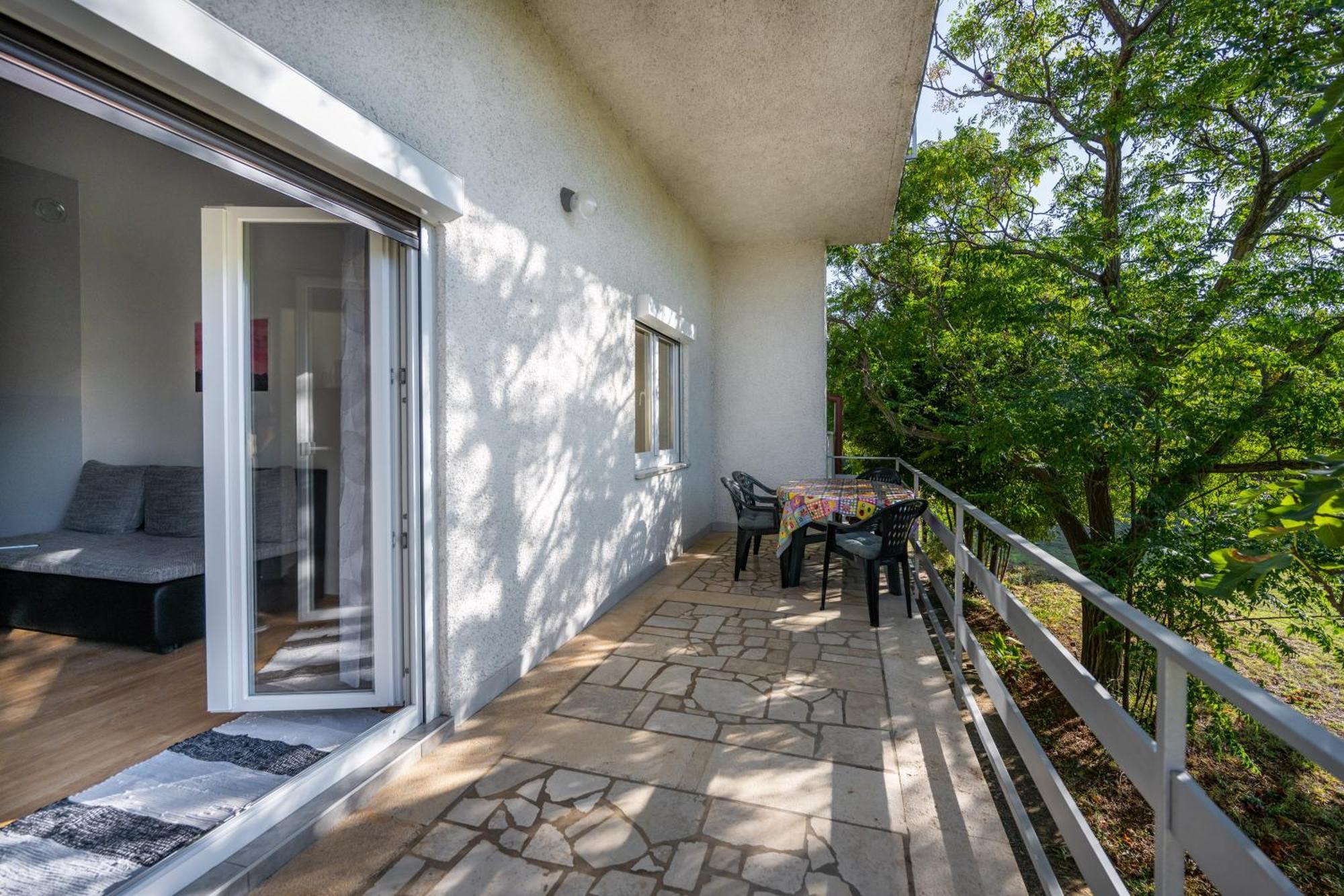 Niki Apartma *