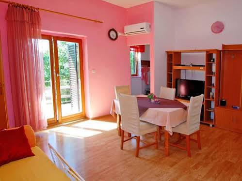 Apartma Niki